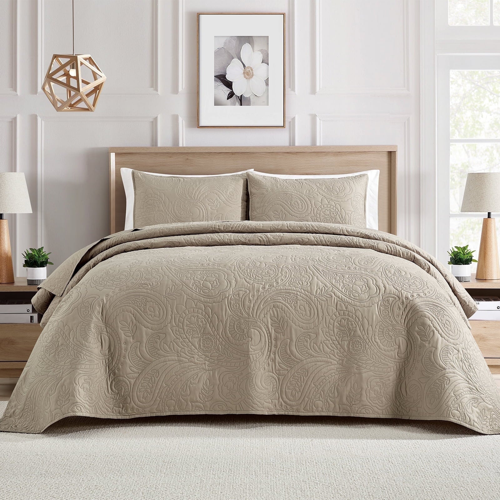 Bourina Modern Floral 3-Piece Quilt Set– King,Beige,Lightweight & Comfortable,Perfect for All Seasons